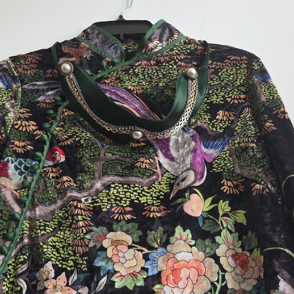 Floral Black Women's Top - Picture 3 of 6